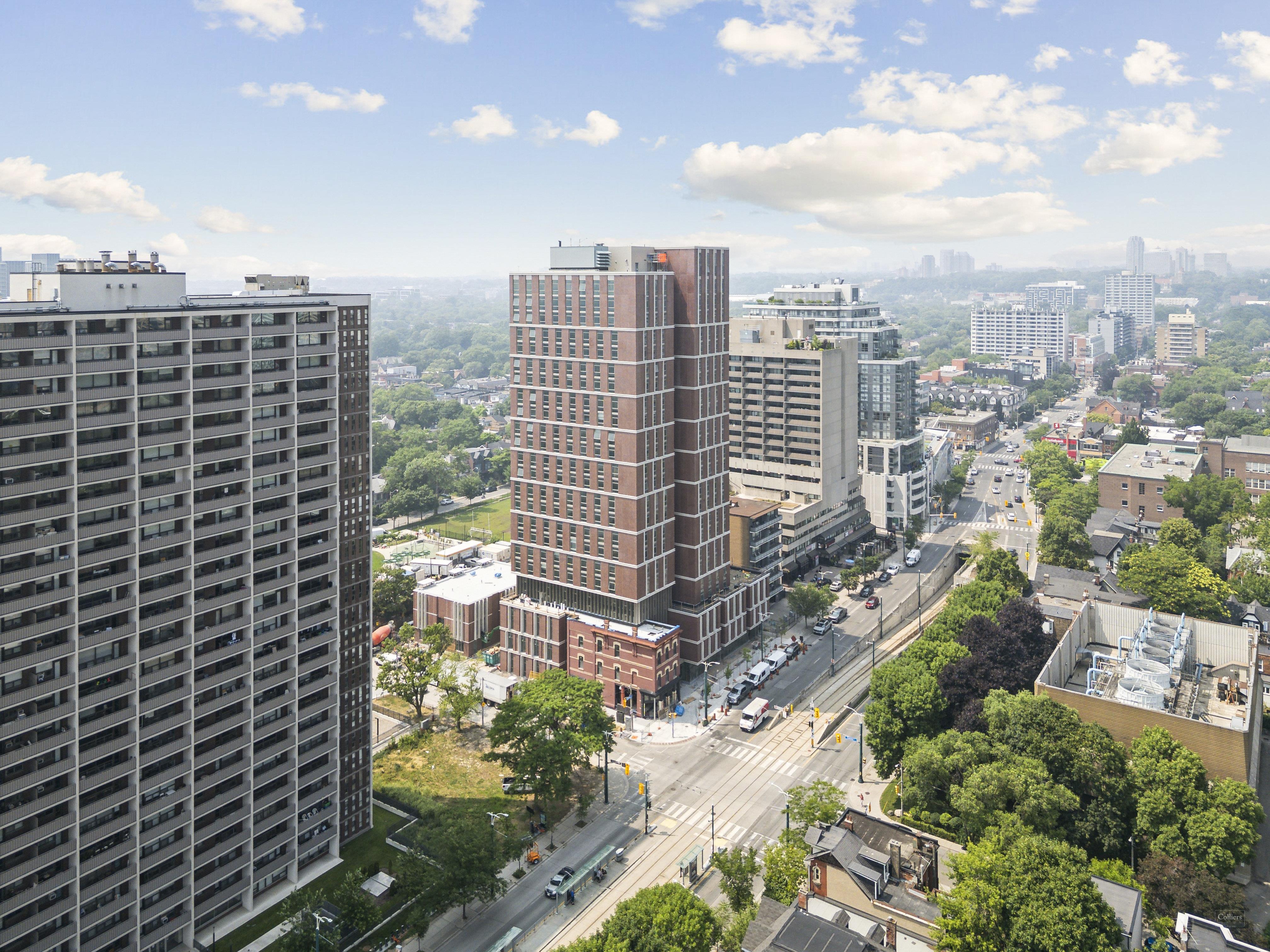 Oak House (700 Spadina Avenue)